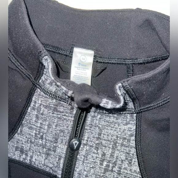 IVIVVA Perfect Your Practice Jacket black and grey - Picture 3 of 4